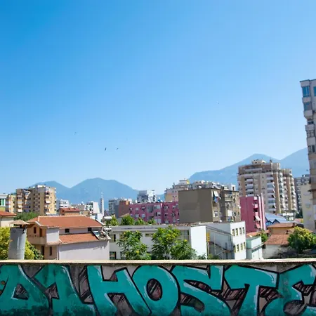 D1 Hostel Τίρανα
